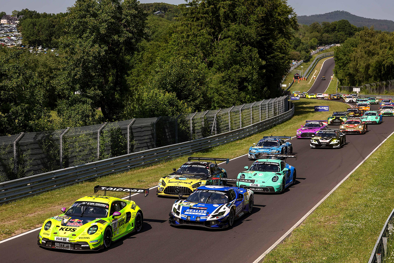 2025年ニュルブルクリンク24時間レース フォーメーションラップ