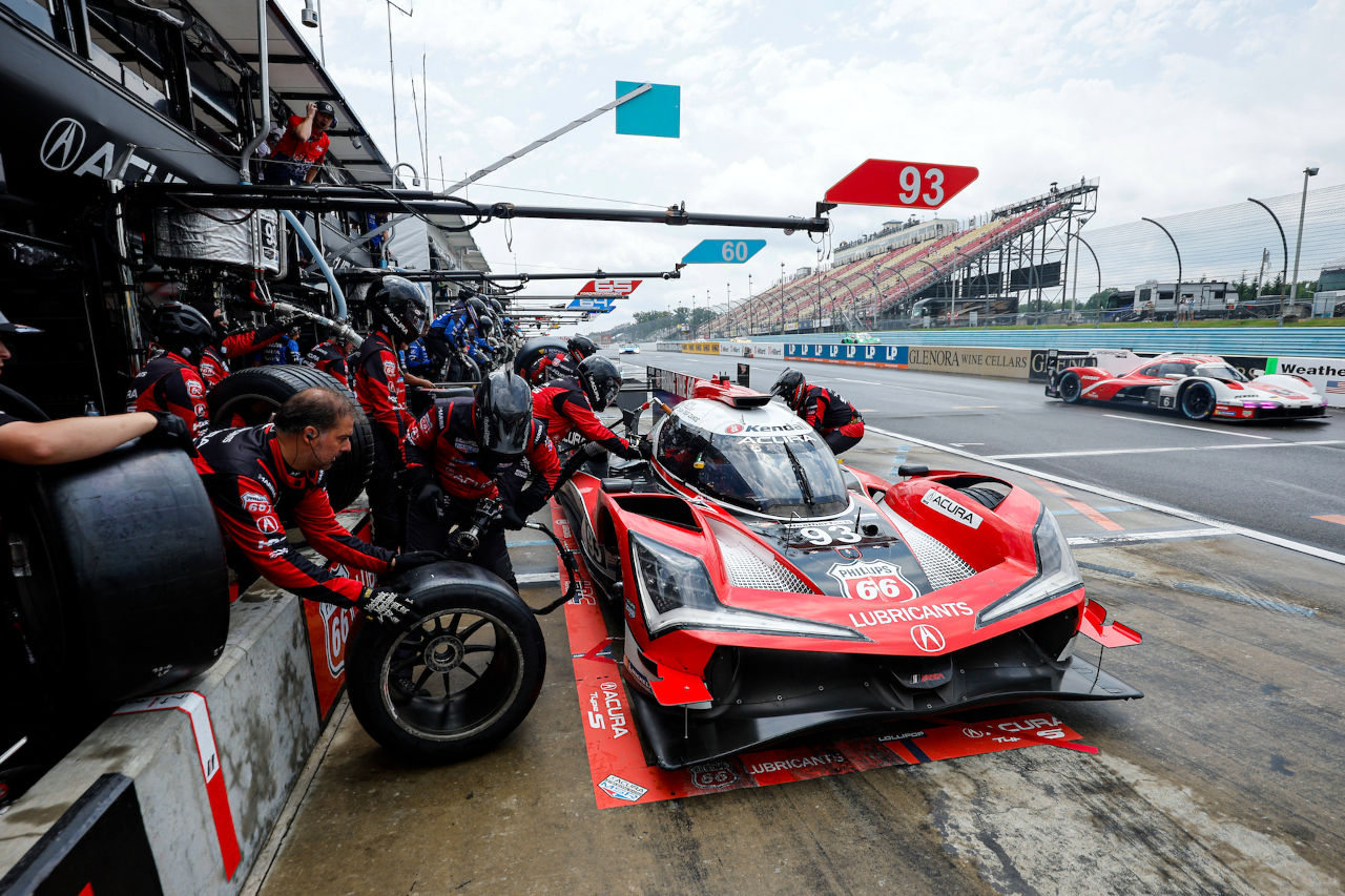 ラスト1周の逆転劇でアキュラ2連勝。60号車が大雨、酷暑、クラッシュ続出のグレン6時間を制す／IMSA第6戦