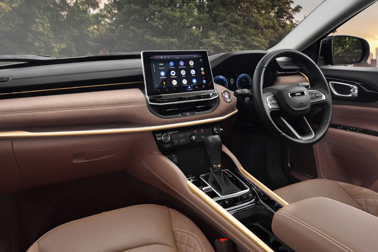 ジープ、都市型3列シートSUV『コマンダー』にプレミアムな装いの限定車“オーバーランド”を導入