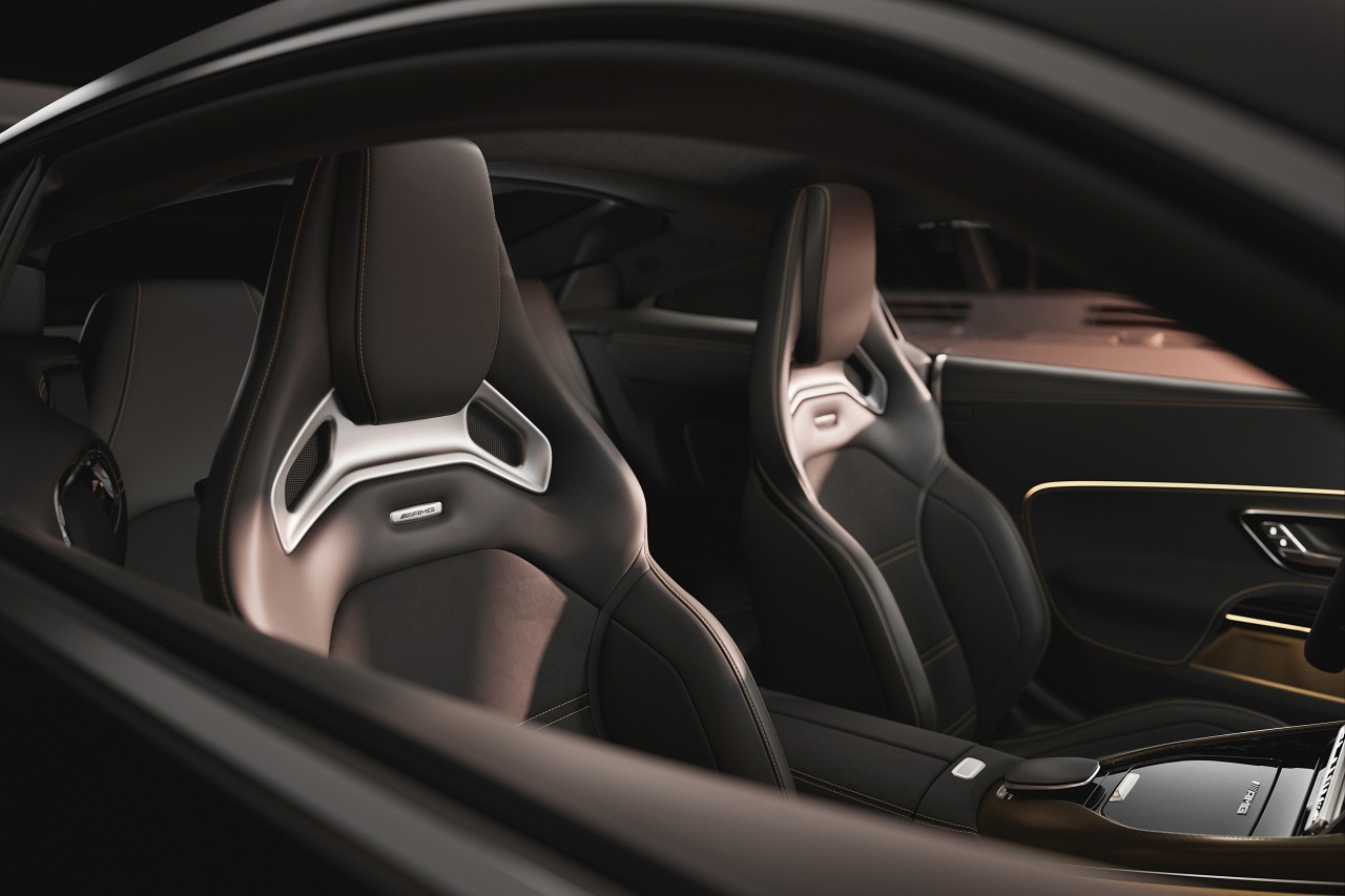 本日公開、映画『F1／エフワン』記念モデル『メルセデスAMG GT63 4MATIC+ APXGP Edition』登場