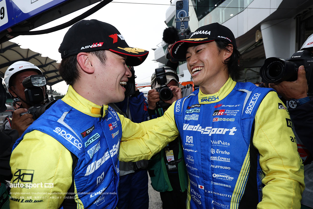 阪口晴南と国本雄資（WedsSport ADVAN GR Supra）