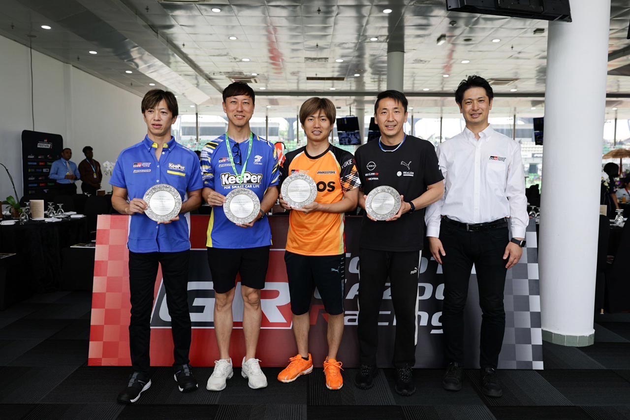 スーパーGT参戦150戦の石浦、大嶋、松田、200戦の立川監督に第3