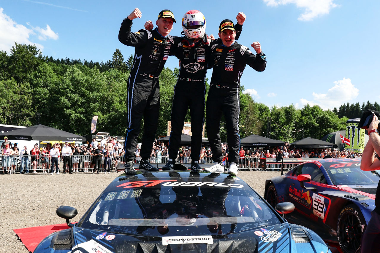 ランボルギーニがスパ24時間初優勝を達成。中山雄一＆小高一斗組完走も、グッドスマイルAMGはトラブルに泣く