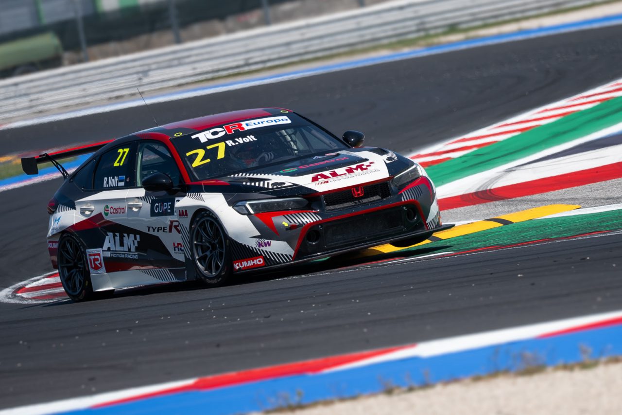 ホンダのルベン・ヴォルトがレース1で快勝。アウディ駆るテディ・クレーレも2勝目を挙げ、選手権首位に／TCR欧州第4戦