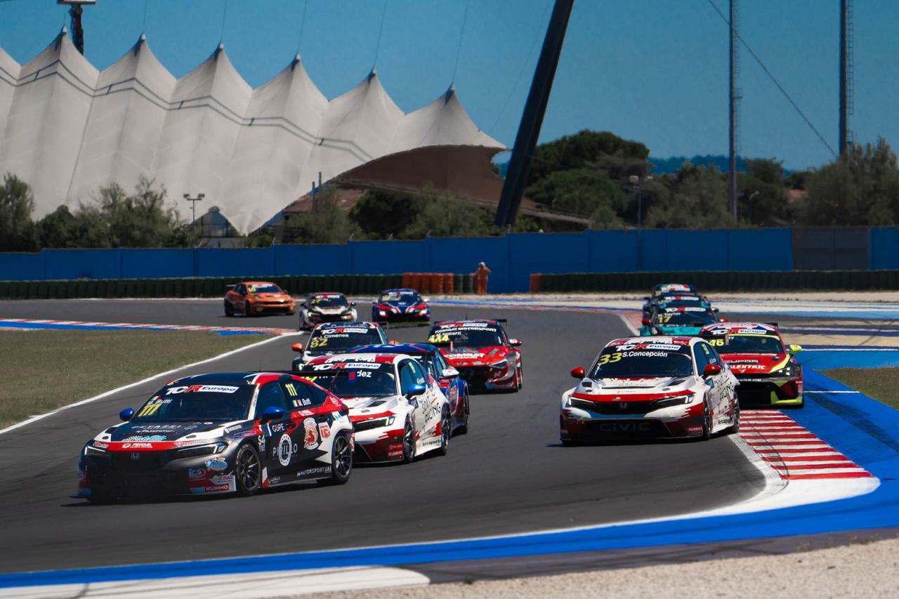 ホンダのルベン・ヴォルトがレース1で快勝。アウディ駆るテディ・クレーレも2勝目を挙げ、選手権首位に／TCR欧州第4戦