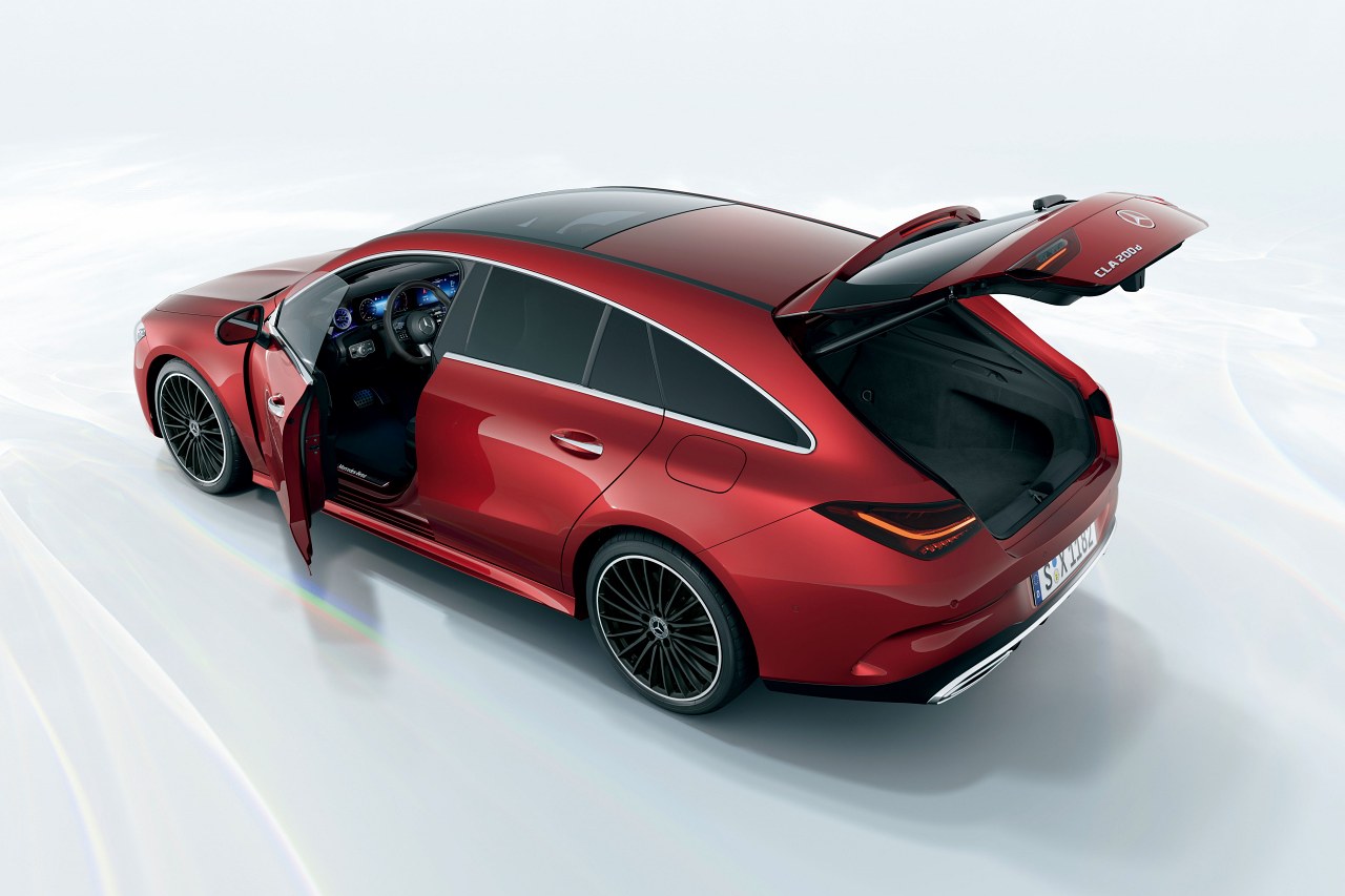 メルセデス・ベンツ、コンパクトモデルの『Aクラス』系に装備充実の“アーバンスターズ”を追加設定