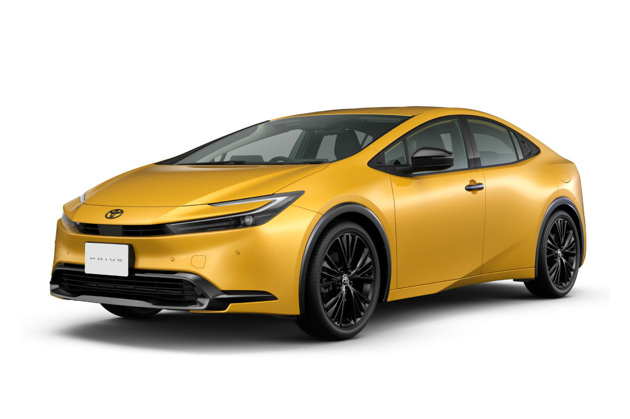 トヨタ・プリウスが一部改良。ブラック外装でスポーティさを印象づける特別仕様“ナイト・シェード”も登場