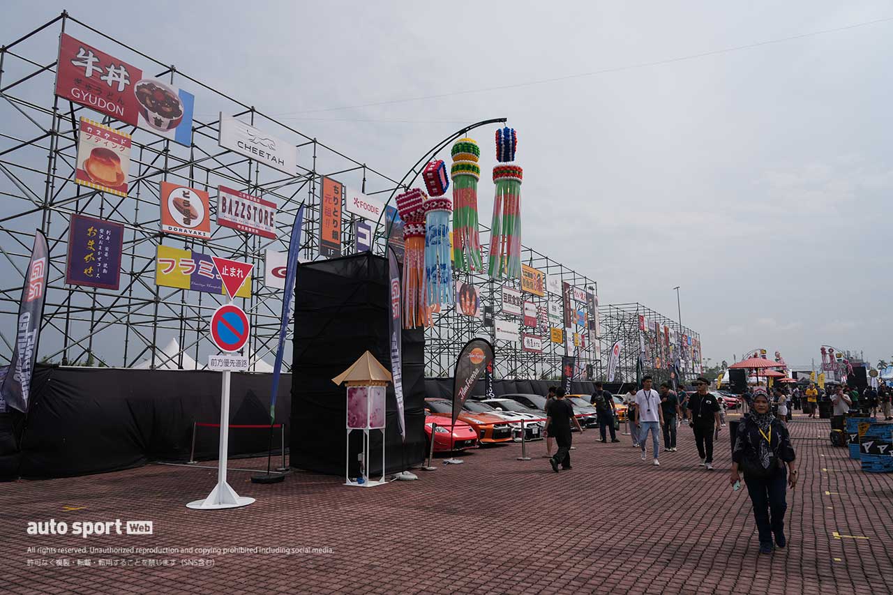 マレーシア・セパンに日本語看板やJDMカスタムカーがズラリ。スーパーGT第3戦で『日本祭り』が盛り上がる