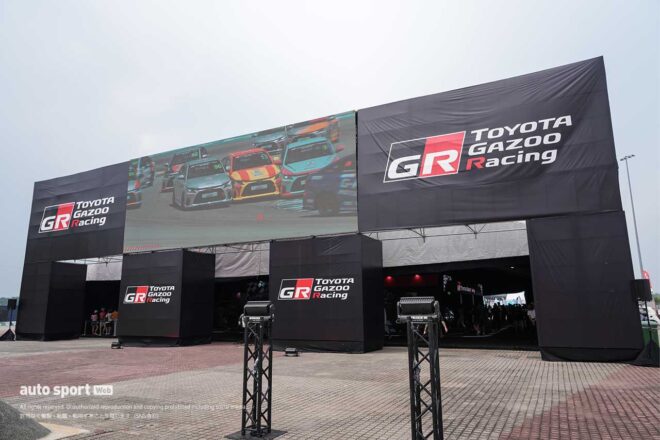 マレーシア・セパンに日本語看板やJDMカスタムカーがズラリ。スーパーGT第3戦で『日本祭り』が盛り上がる