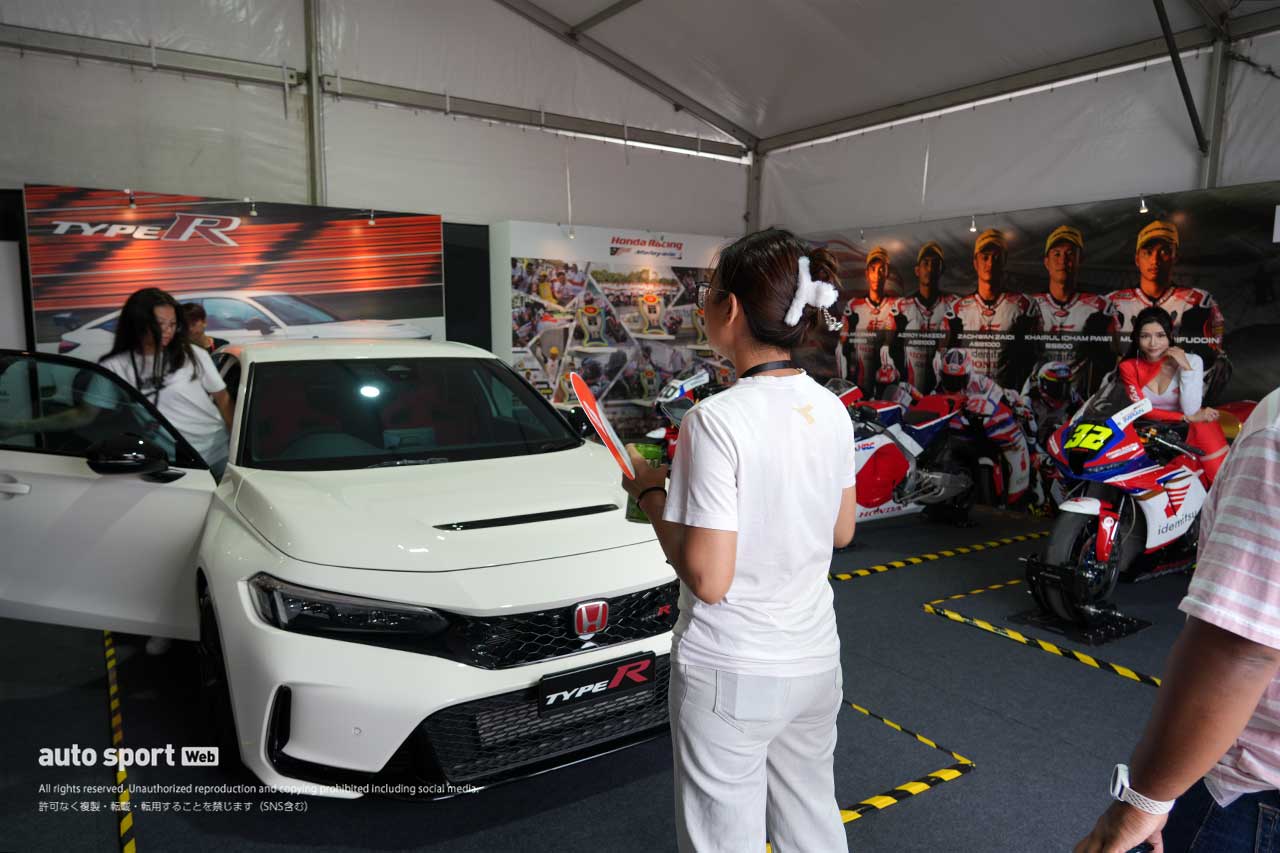 マレーシア・セパンに日本語看板やJDMカスタムカーがズラリ。スーパーGT第3戦で『日本祭り』が盛り上がる