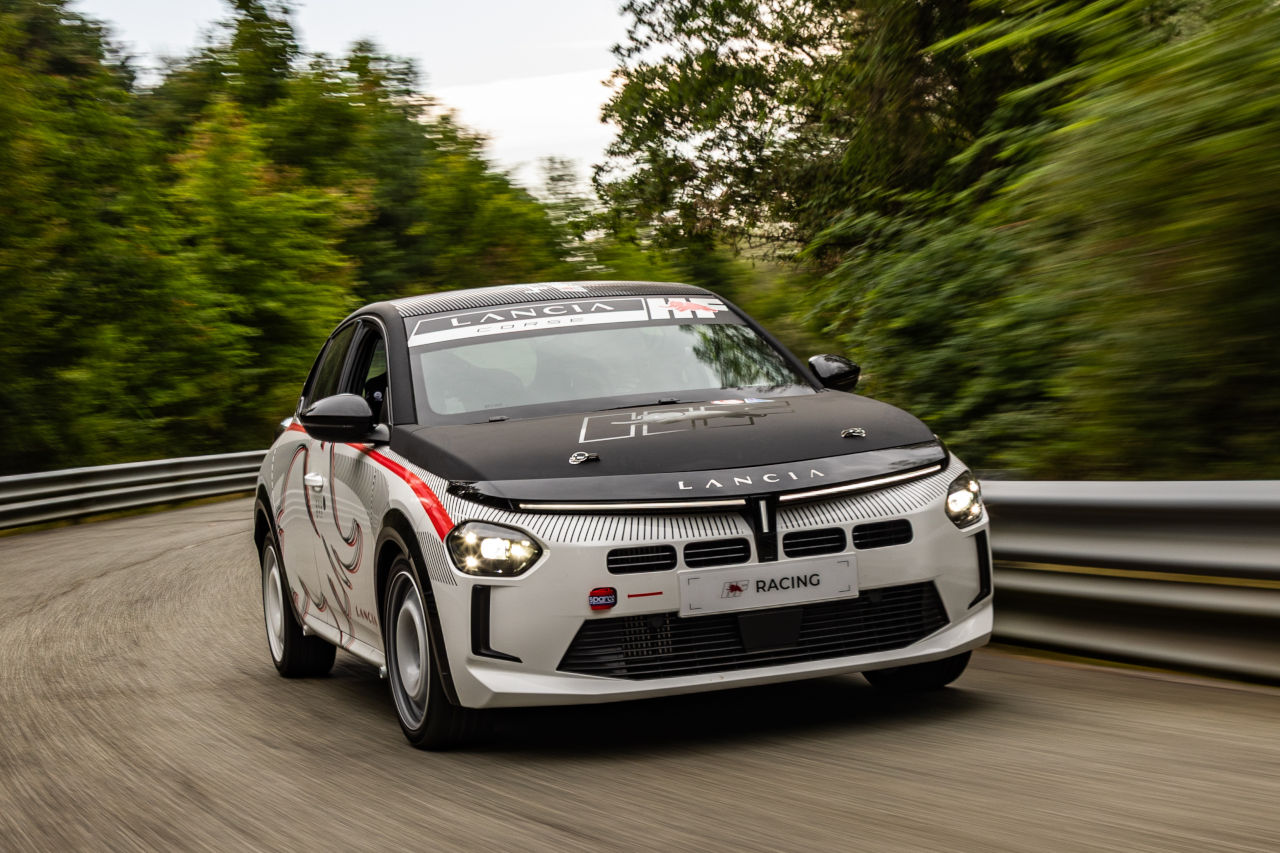 ランチアがラリー界に新たな風を吹き込む。初心者向け新型車『イプシロンHFレーシング』発売