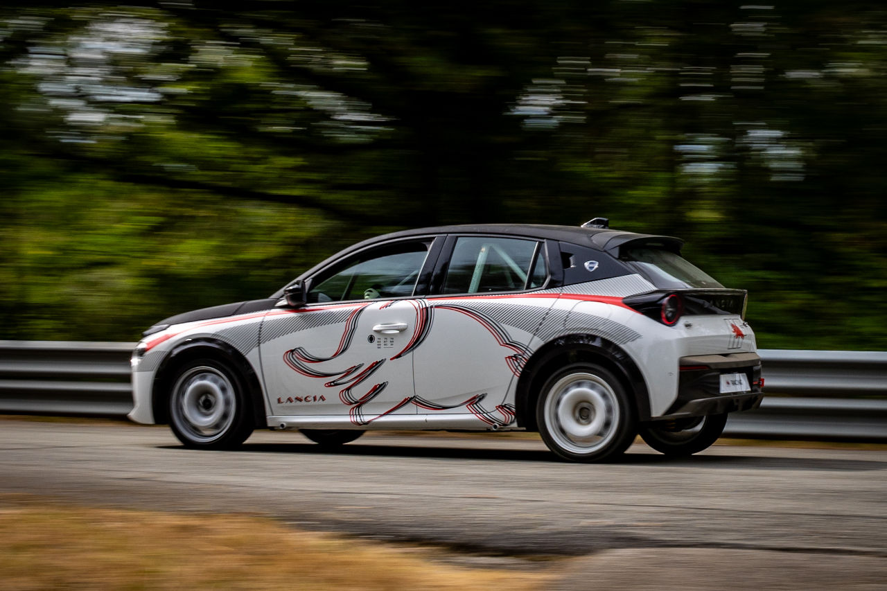 ランチアがラリー界に新たな風を吹き込む。初心者向け新型車『イプシロンHFレーシング』発売