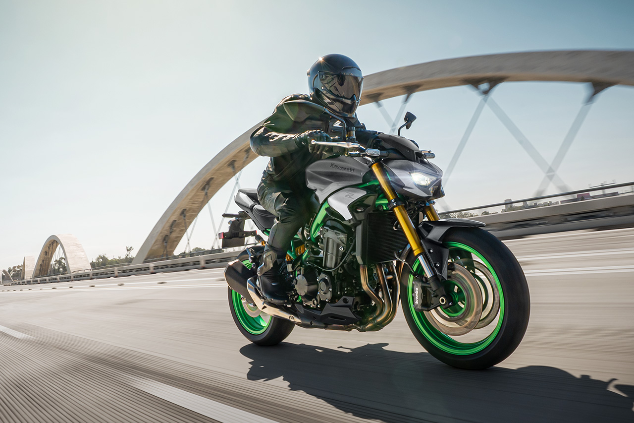 カワサキ、大型ネイキッド『Z900』シリーズの標準仕様が最新モデルで復活。7月15日より発売