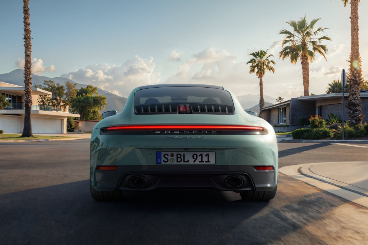 ポルシェ、60周年のタルガを含む新型911の4WD“S”バージョンの予約受付を開始