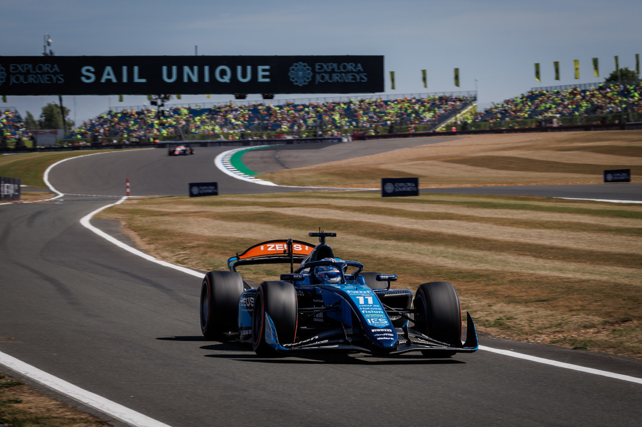 2025年FIA F2第8戦シルバーストン　ジャック・クロフォード（ダムス・ルーカスオイル／アストンマーティン育成）
