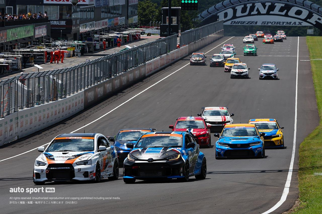 2025スーパー耐久第4戦SUGO　グループ2の決勝スタート
