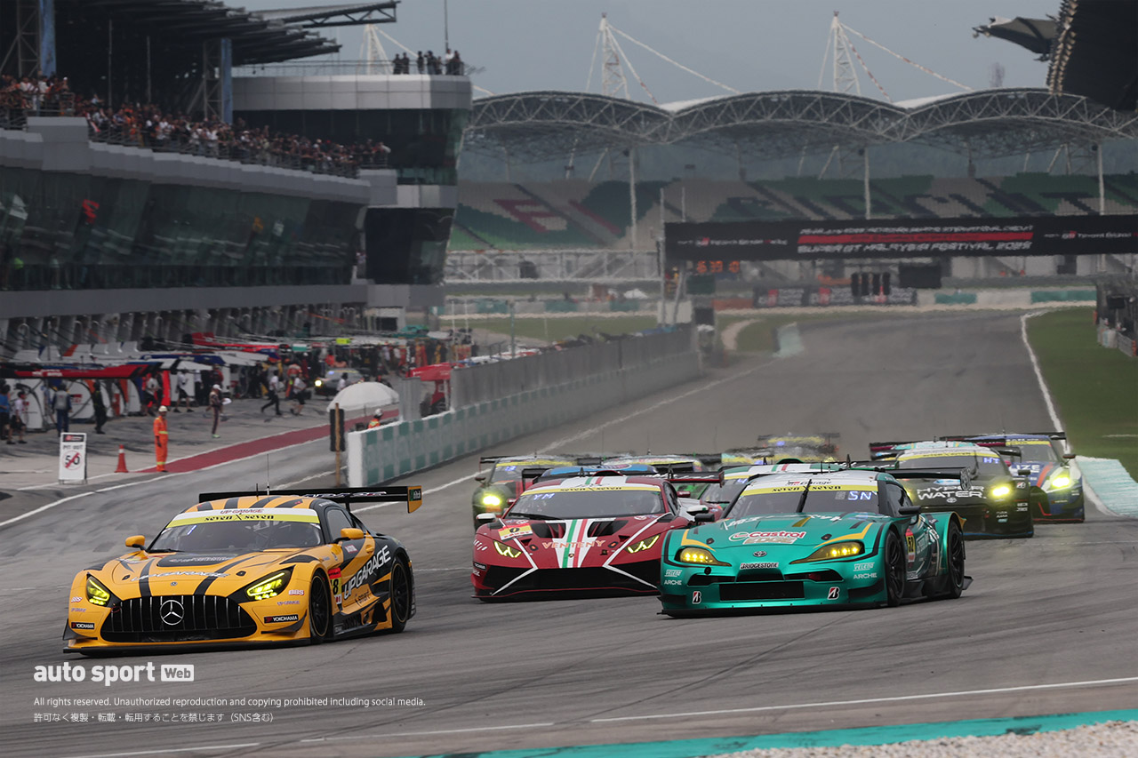 白熱のGT300開発最前線。新型エアロに早くもアップデート投入、ヨコハマ勢はアグレッシブな進歩見せる
