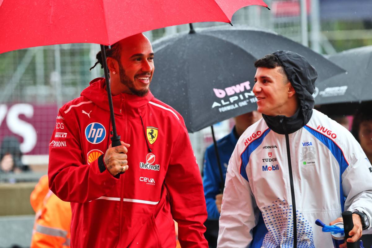 ルイス・ハミルトン（フェラーリ）＆アイザック・ハジャー（レーシングブルズ）