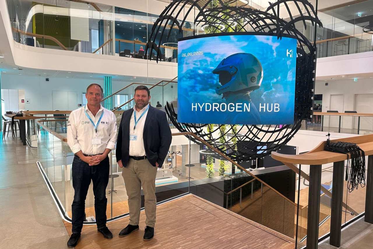 水素燃料電池車『パイオニア25』がグッドウッド初参戦。マニングスら3名の女性ドライバーがヒルクライムに挑戦へ／エクストリームH