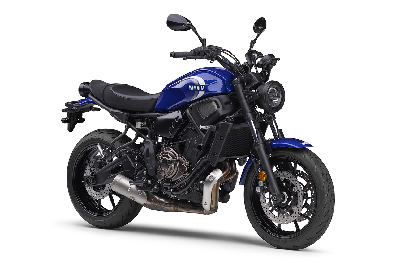 ヤマハ、ネオレトロ『XSR700』の最新モデル発表。ホワイトとブルーのカラーラインアップに