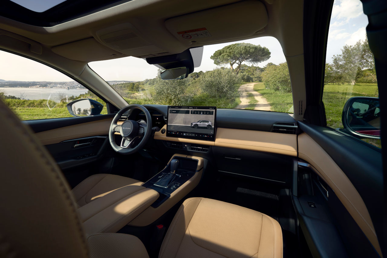 マツダ、3代目『CX-5』を初公開。新型はサイズアップ、日本には2026年に上陸予定