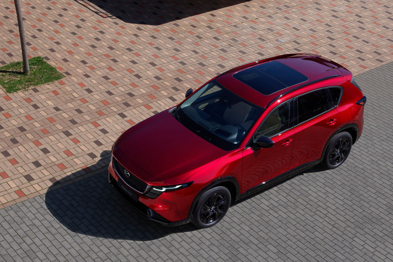 マツダ、3代目『CX-5』を初公開。新型はサイズアップ、日本には2026年に上陸予定
