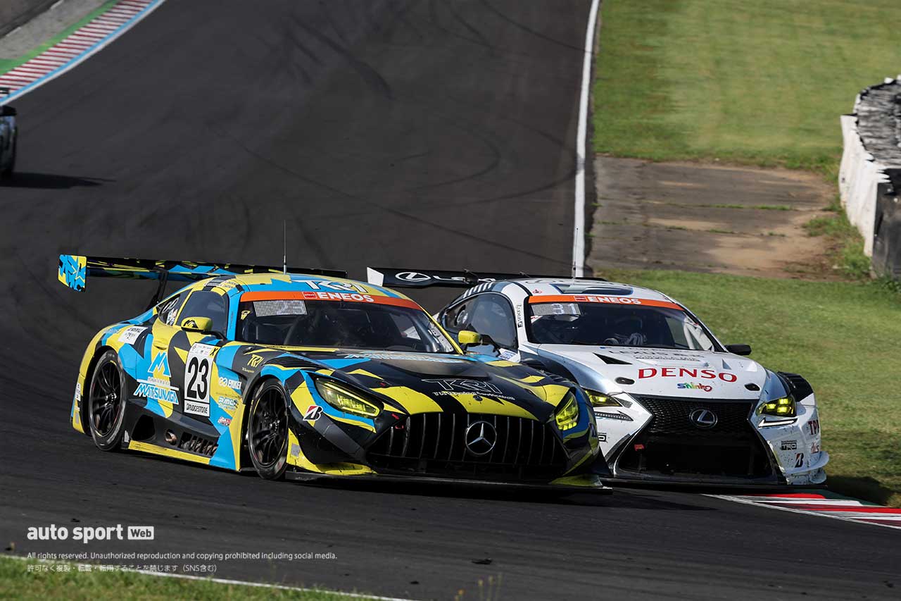 DENSO LEXUS RC F GT3とTKRI松永建設AMG