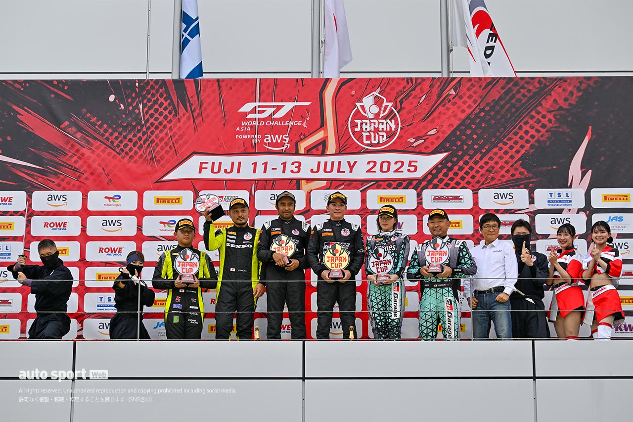 SROジャパンカップ第2ラウンド富士のレース1は白熱の戦いを制しseven x seven Racingが今季初優勝。渡会太一が殊勲