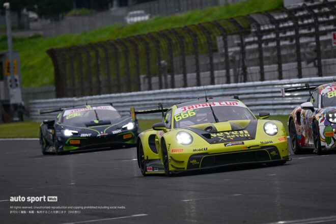 SROジャパンカップ第2ラウンド富士のレース1は白熱の戦いを制しseven x seven Racingが今季初優勝。渡会太一が殊勲