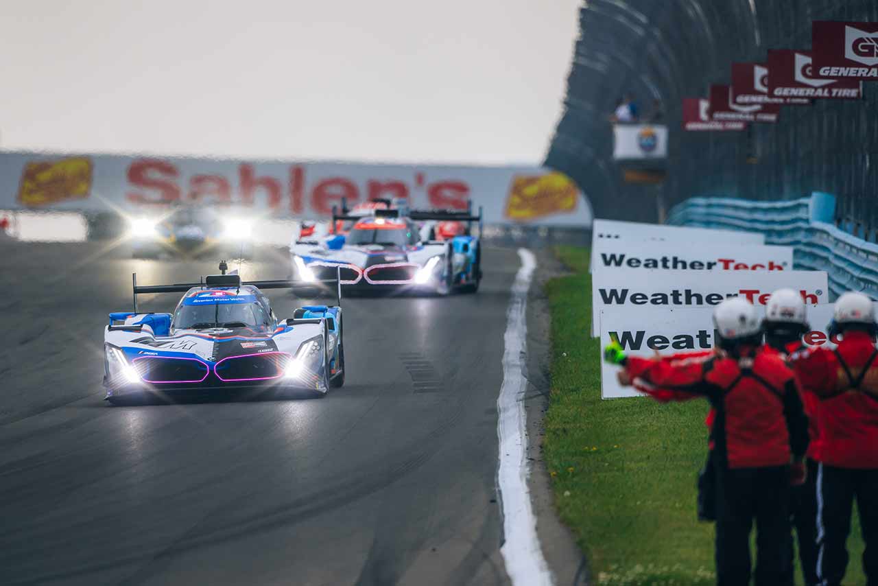 BMW Mハイブリッド V8