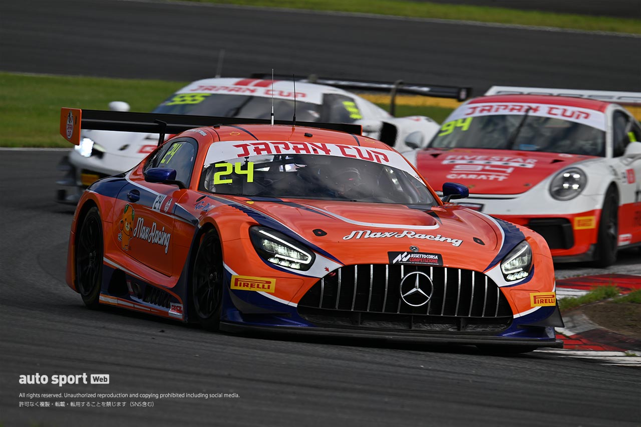 SROジャパンカップ第2ラウンドレース2はをHitotsuyama with Cornes Racingが逆転勝利。前澤友作組が白熱バトルを制し3位