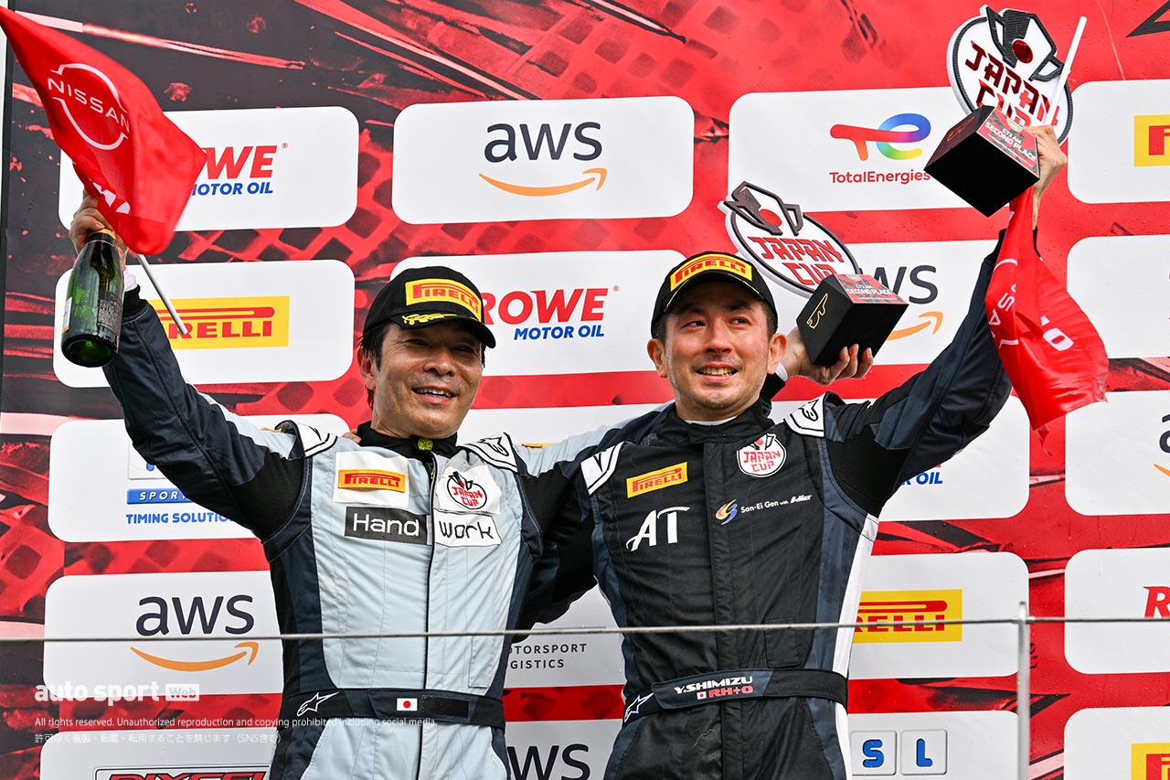 SROジャパンカップ第2ラウンドレース2はをHitotsuyama with Cornes Racingが逆転勝利。前澤友作組が白熱バトルを制し3位