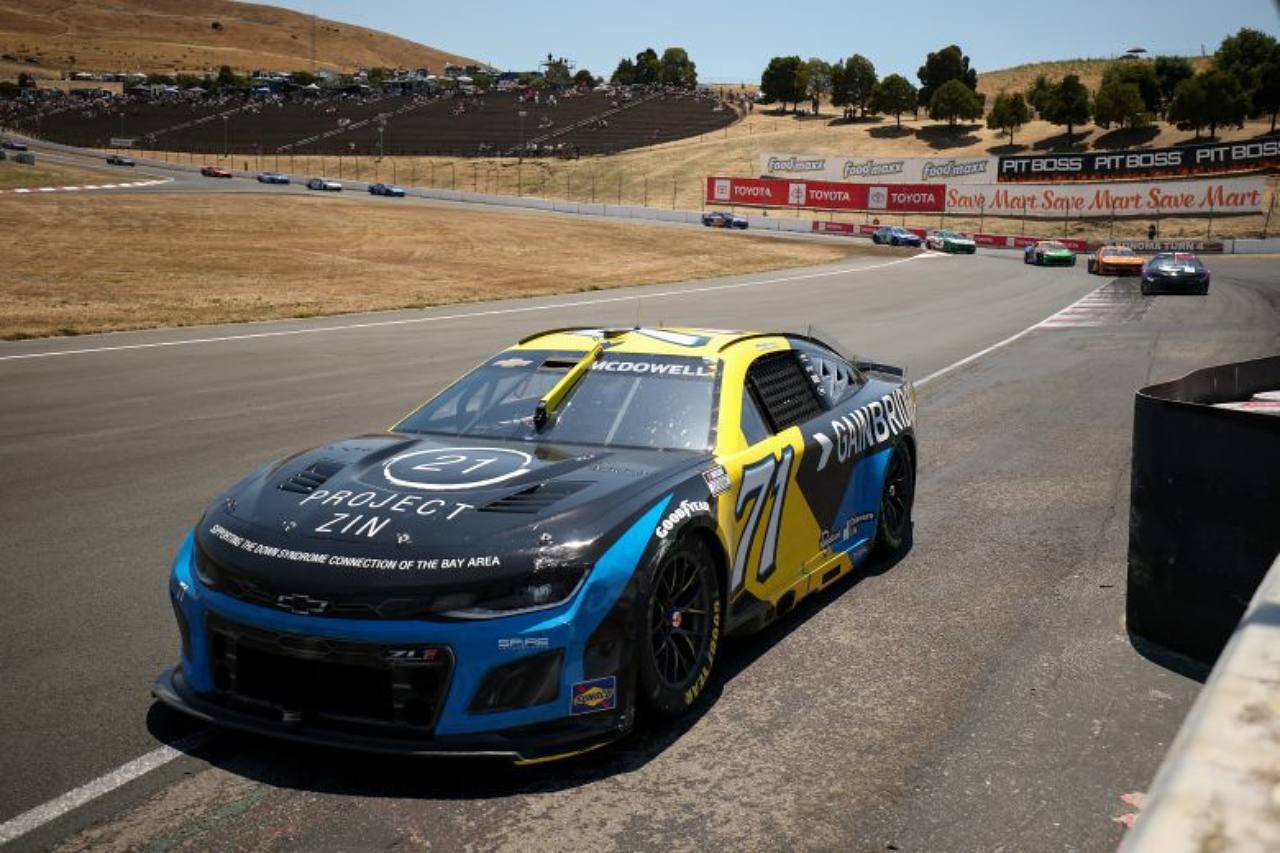 真のロードコース覇者へ。絶好調SVGがジェフ・ゴードンに並ぶポールからの3勝目／NASCAR第20戦
