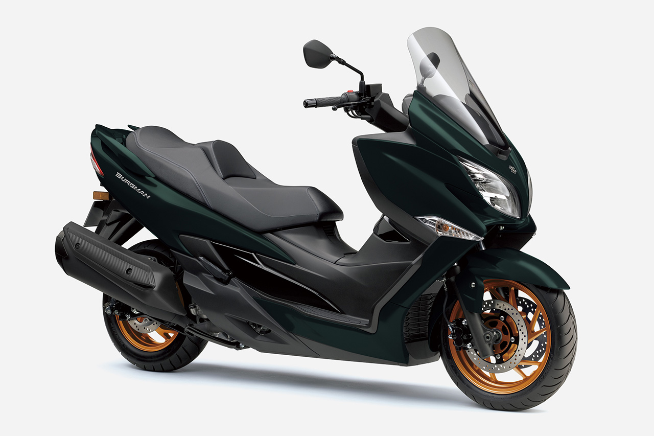 スズキ、中型スクーター『バーグマン400』のカラーリングを変更した最新モデルを発表