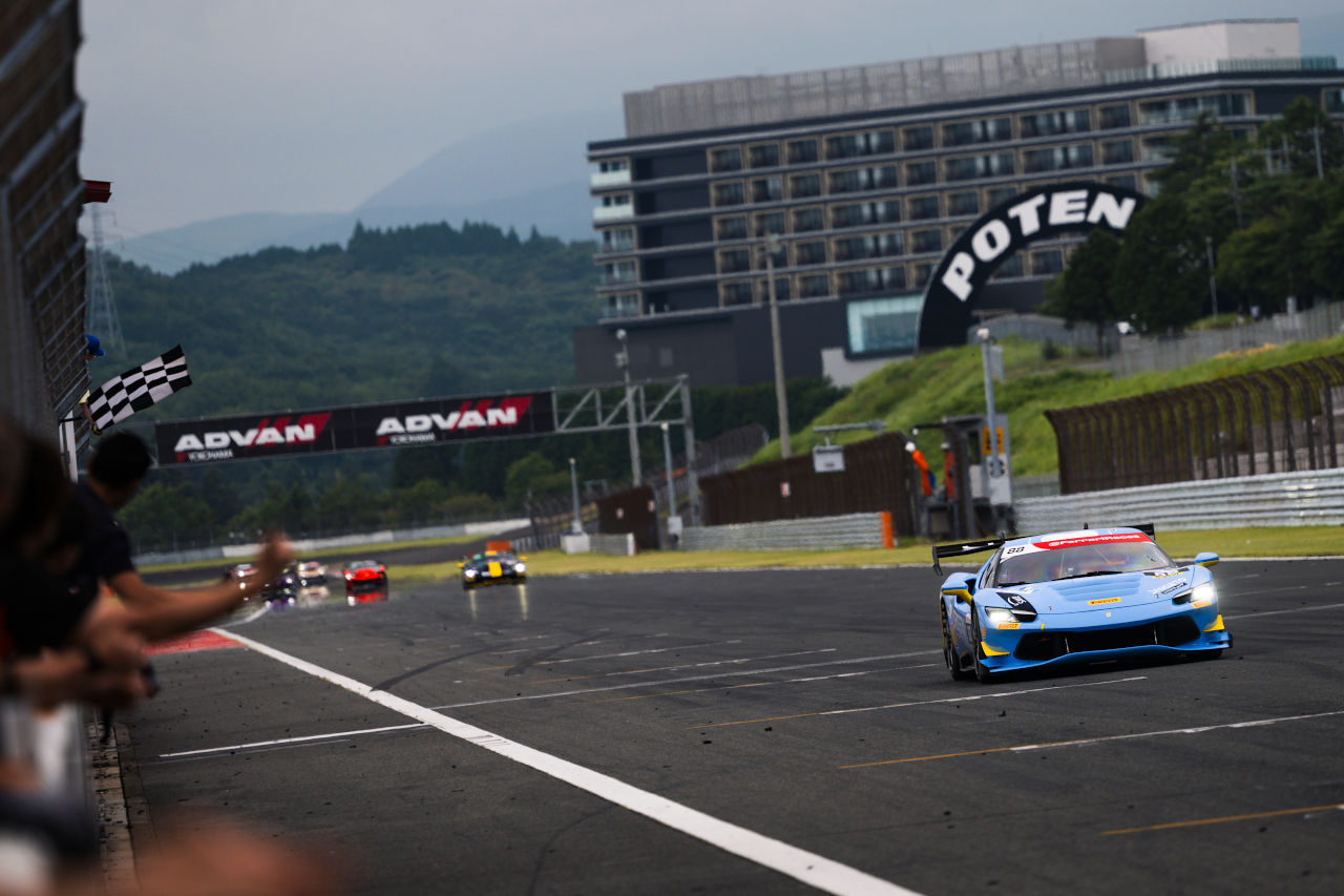 富士連戦の第4戦は武藤壮汰が制圧。フェラーリ・チャレンジ・ジャパン2025は次戦、王者争いの最終局面へ