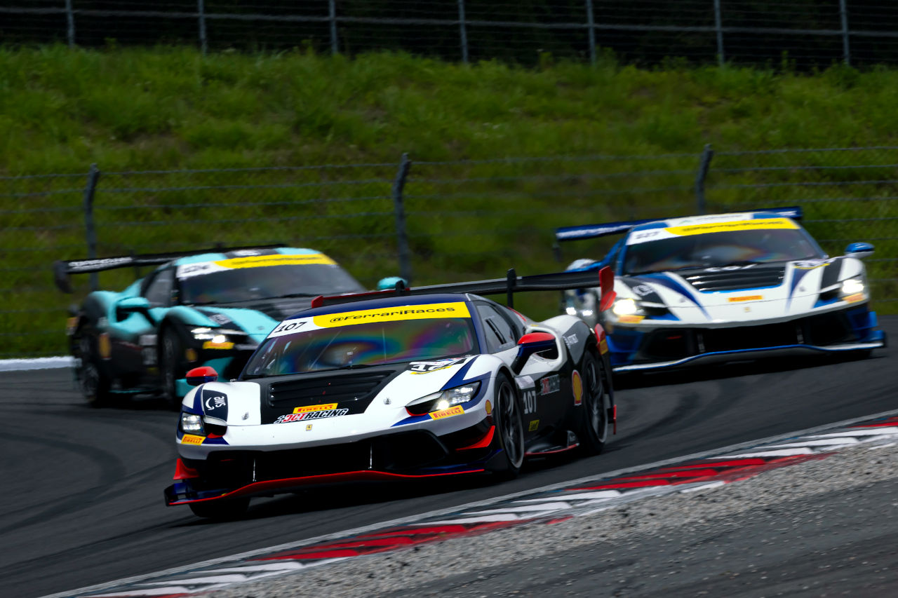 富士連戦の第4戦は武藤壮汰が制圧。フェラーリ・チャレンジ・ジャパン2025は次戦、王者争いの最終局面へ