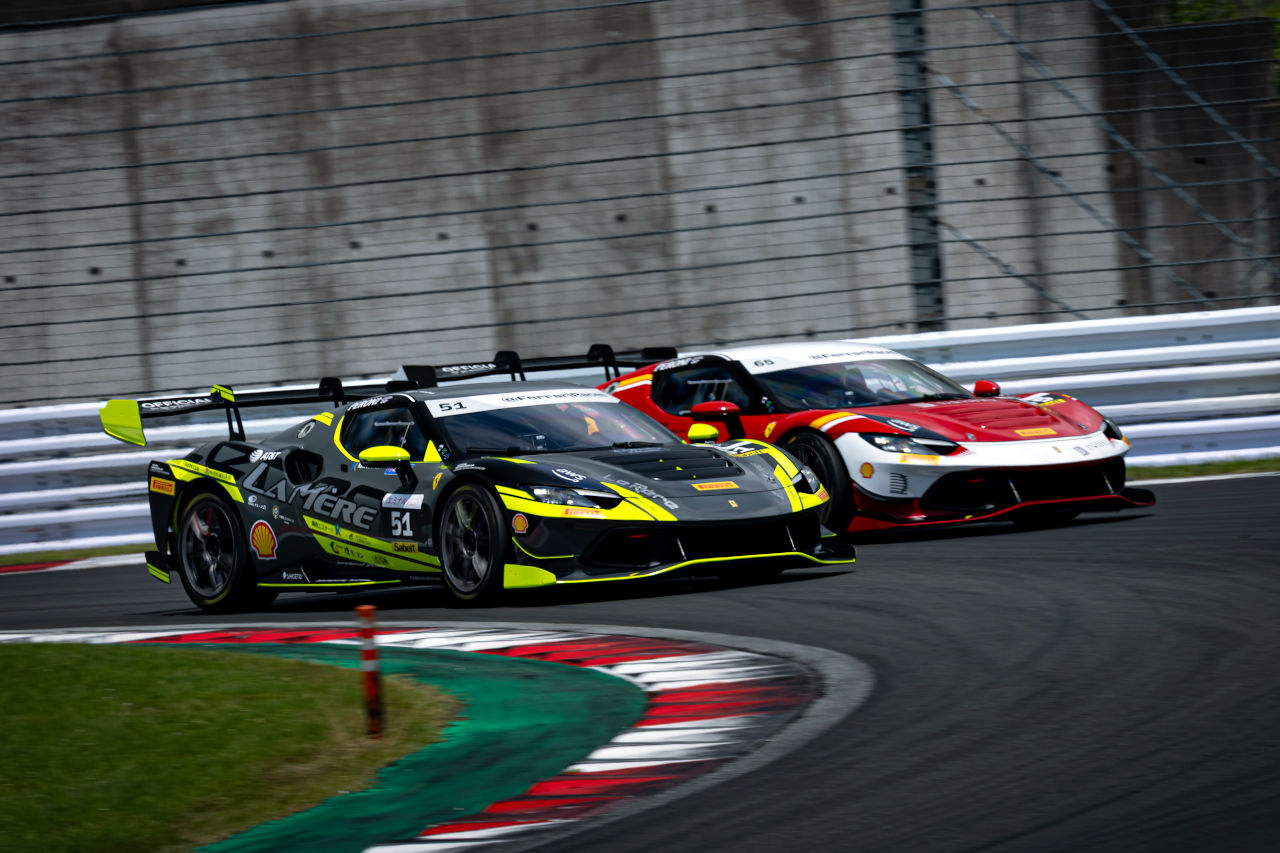 富士連戦の第4戦は武藤壮汰が制圧。フェラーリ・チャレンジ・ジャパン2025は次戦、王者争いの最終局面へ
