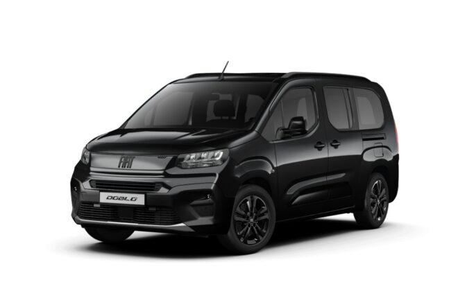 フィアット、人気MPV『ドブロ』にロング+5シーター仕様の限定車“MAXI 5 Black Edition”を導入