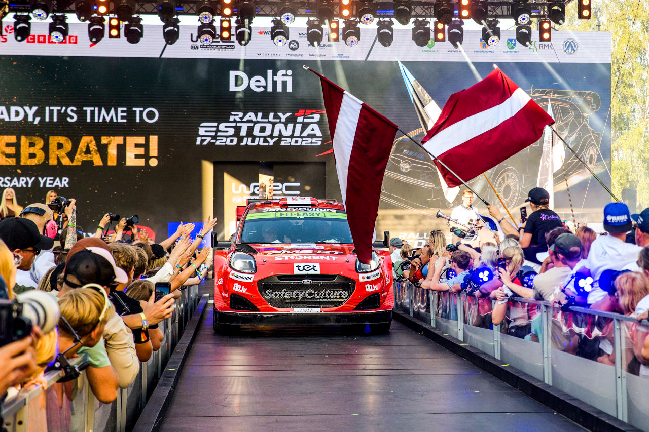 初日首位はヌービル。エバンスとタナックが続き、勝田は1.4秒差の6番手／WRC第8戦