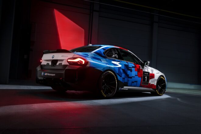 BMW、ニュル最終テストを経た最新のサーキット専用エントリーモデル『M2 Racing』を日本導入