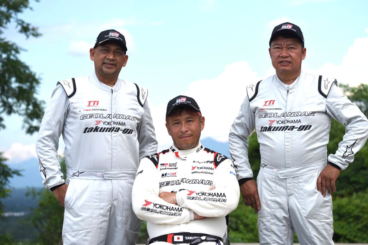 勝者としてさらなる高みへ。青木拓磨、王座奪還を胸に16度目のアジアクロスカントリーラリー参戦