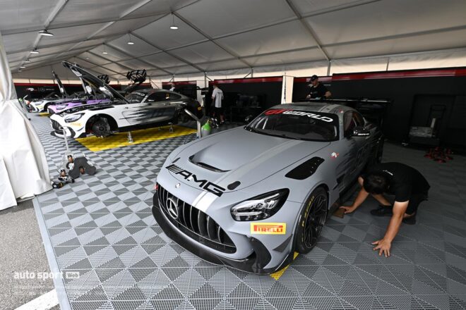 限定20台の貴重なメルセデスAMG GT2プロがSRO GTパワーツアー開催中の富士を走行。直線は300km/h超を記録
