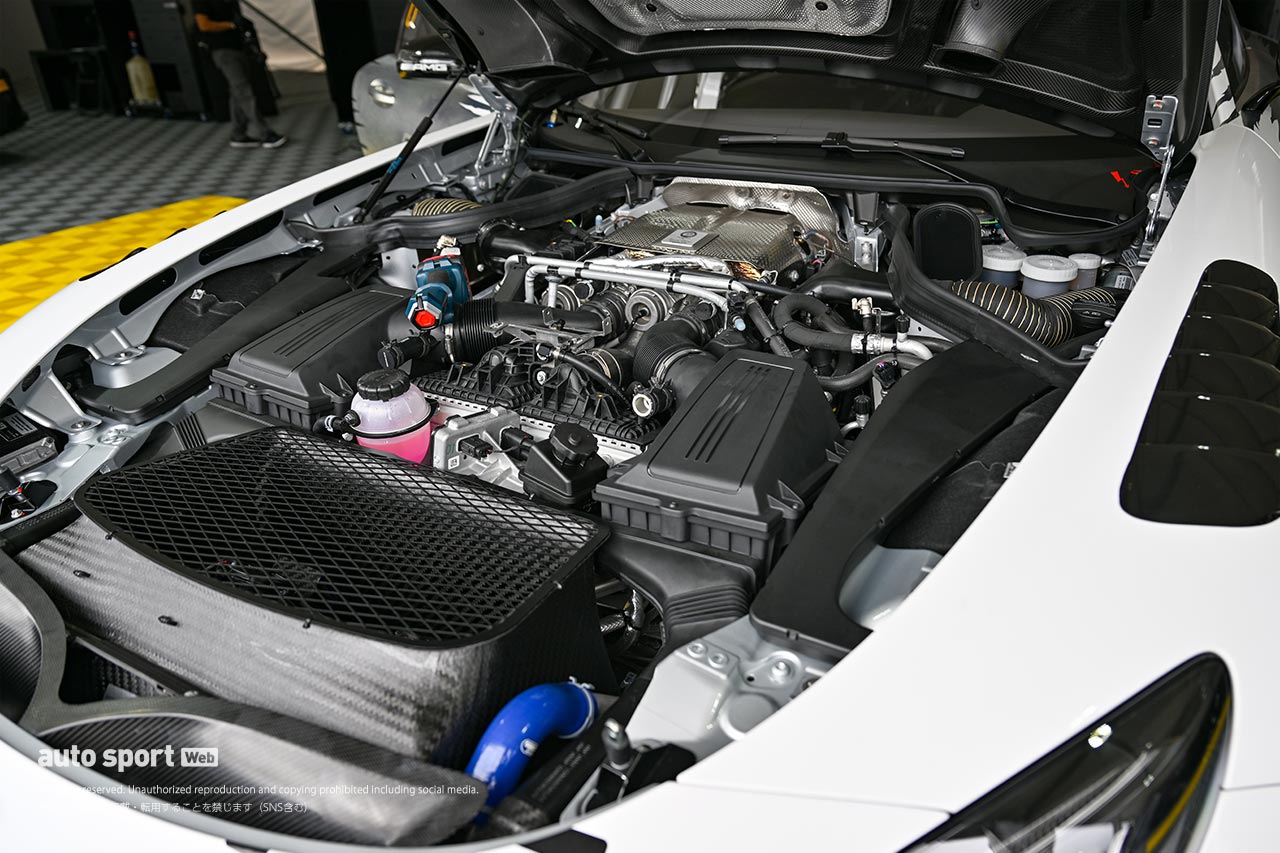 限定20台の貴重なメルセデスAMG GT2プロがSRO GTパワーツアー開催中の富士を走行。直線は300km/h超を記録