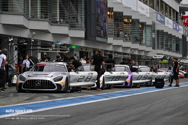限定20台の貴重なメルセデスAMG GT2プロがSRO GTパワーツアー開催中の富士を走行。直線は300km/h超を記録