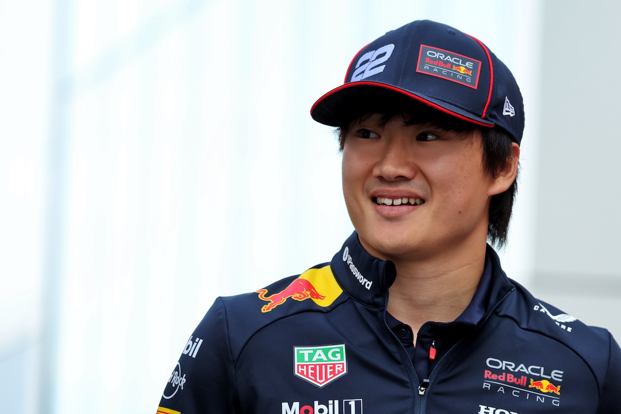 マクラーレン代表、二刀流戦士に熱視線／角田裕毅、スマートフォンを紛失し話題に【SNSピックアップ今週のF1界】