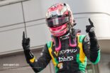 圧巻の横綱相撲で坪井翔がTEAM MUGENの2台を振り切り第6戦富士を制す。第5戦オートポリスに続く連勝