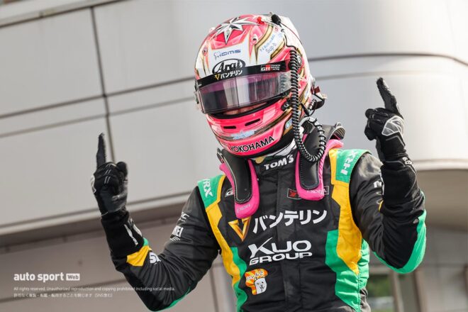 圧巻の横綱相撲で坪井翔がTEAM MUGENの2台を振り切り第6戦富士を制す。第5戦オートポリスに続く連勝