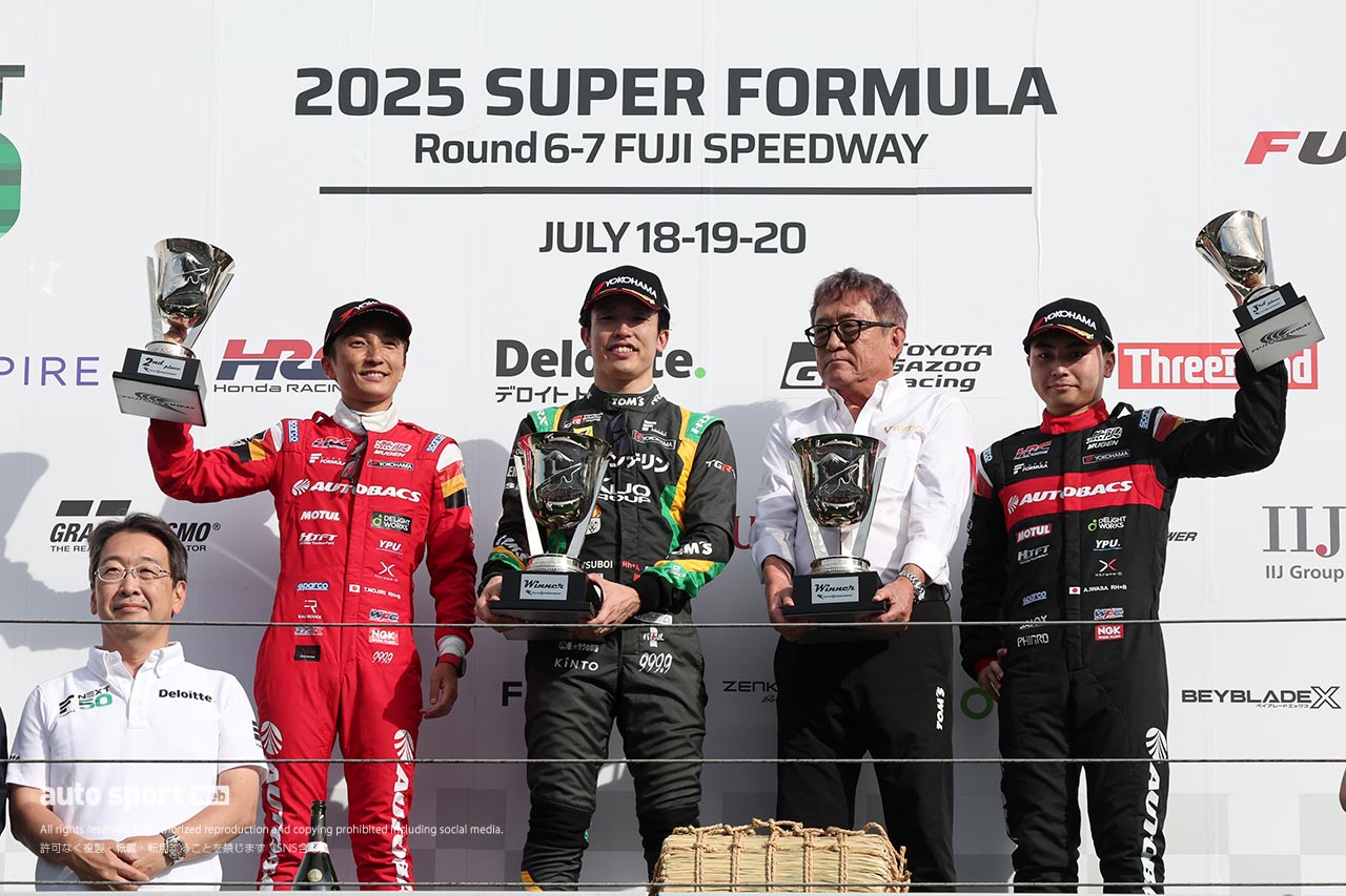 圧巻の横綱相撲で坪井翔がTEAM MUGENの2台を振り切り第6戦富士を制す。第5戦オートポリスに続く連勝