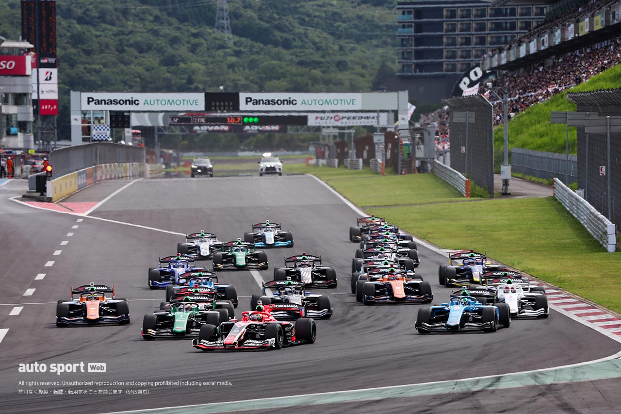 圧巻の横綱相撲で坪井翔がTEAM MUGENの2台を振り切り第6戦富士を制す。第5戦オートポリスに続く連勝