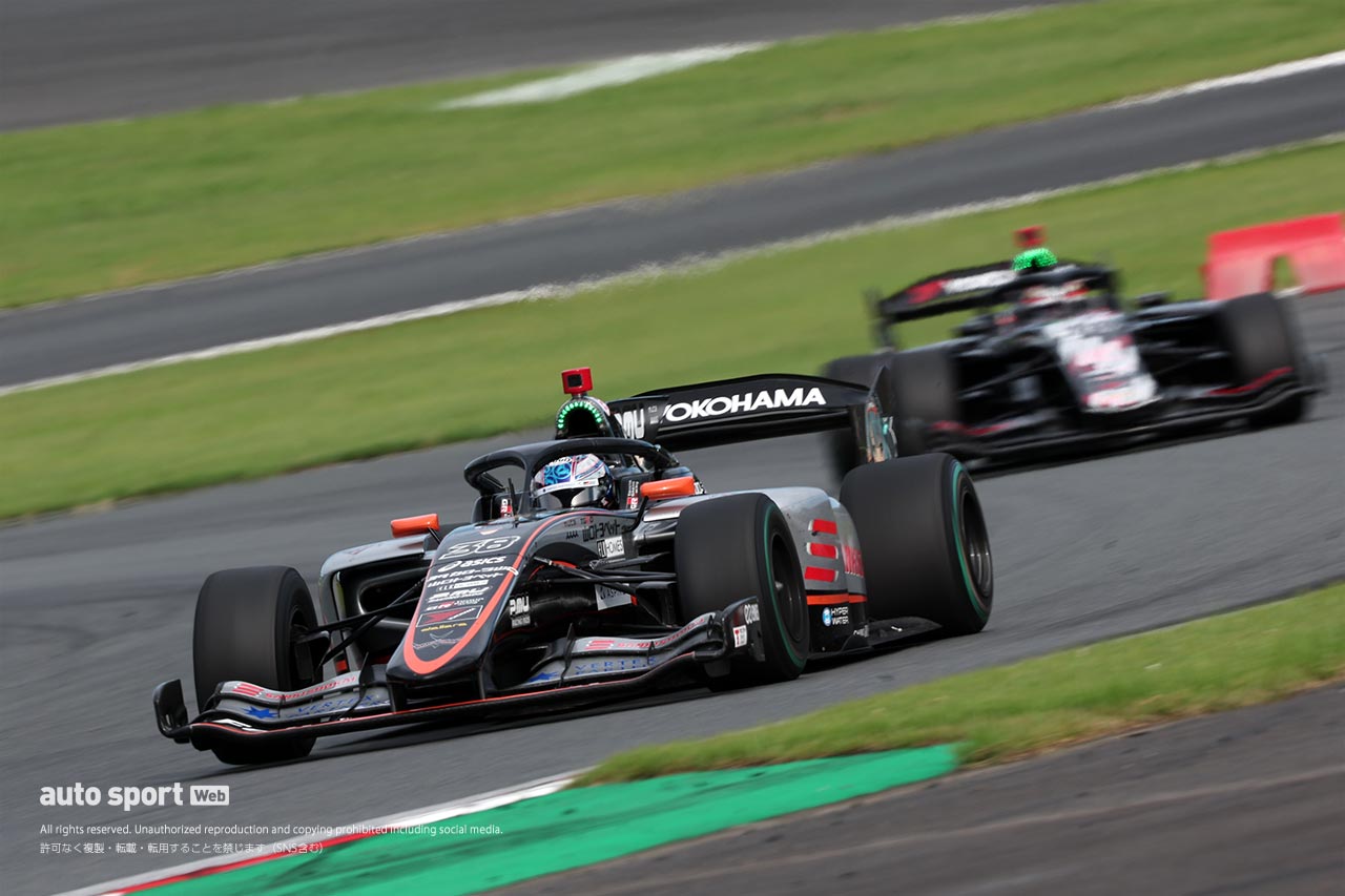 圧巻の横綱相撲で坪井翔がTEAM MUGENの2台を振り切り第6戦富士を制す。第5戦オートポリスに続く連勝